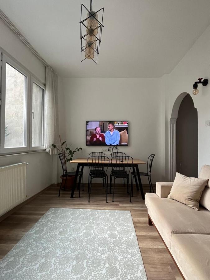 Centrally Located, 2+1 House In Taksim, Cihangir Διαμέρισμα Κωνσταντινούπολη Εξωτερικό φωτογραφία